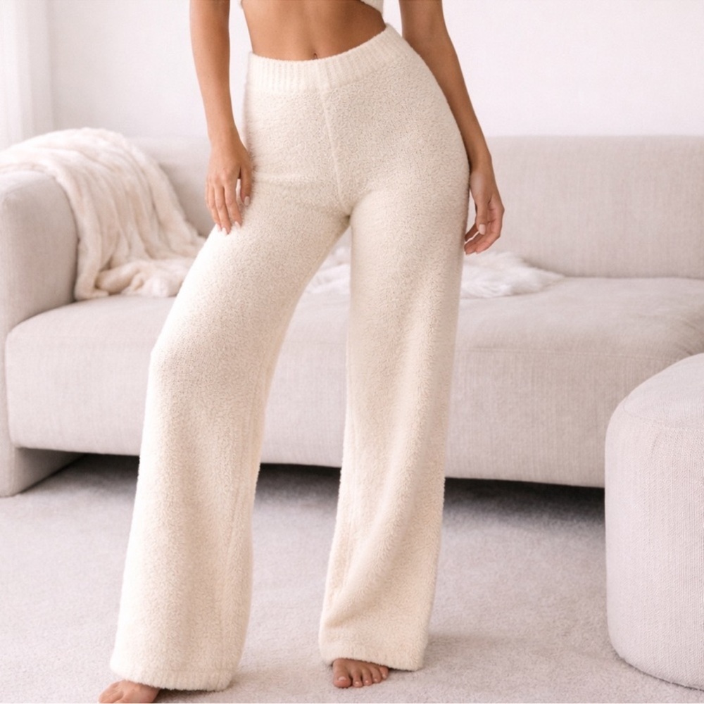 SKIMS Pants Women's  L/XL Lounge Fuzzy Straight Ivory Teddy Sweater Inseam 34 PJ